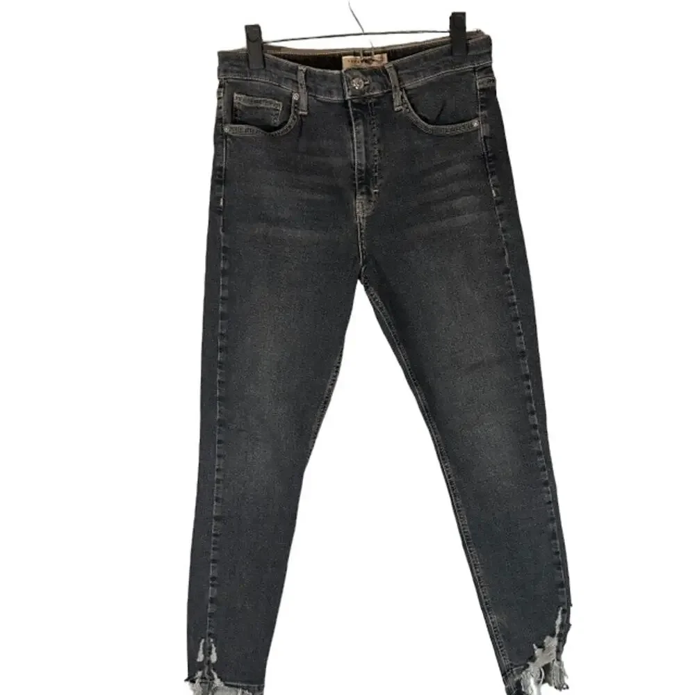 Topshop Jamie Women’s Black Shark Bite Hem Denim Jeans Cotton Blend Size 32